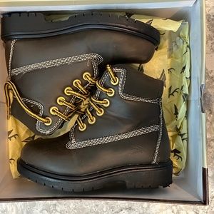 Deer Stags boys boots size 11